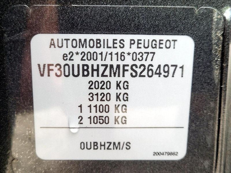 Peugeot 3008 1,6 b-HDi NAVi*SERV.KNÍŽKA* - fotka 43 z 43
