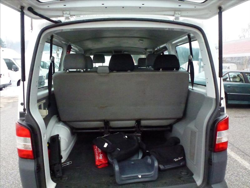 Volkswagen Transporter 2,0 TDi 9 míst - fotka 17 z 36