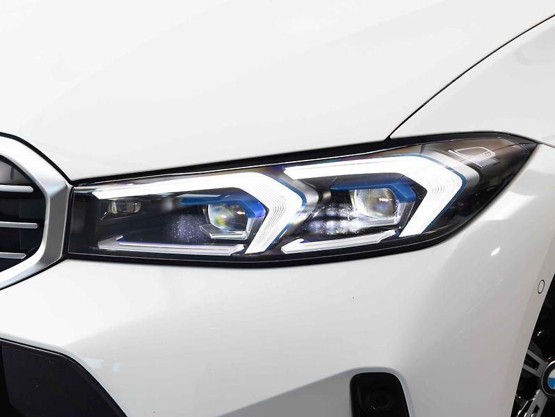 BMW Řada 3 M340d xDrive Sedan - fotka 8 z 23