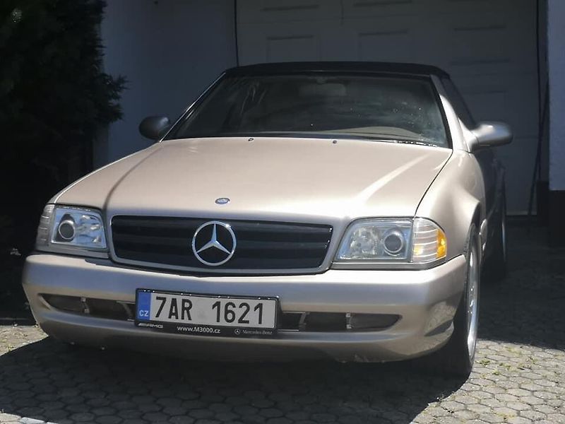 Mercedes-Benz SL (2001) 5.0 /225kW - fotka 1 z 13