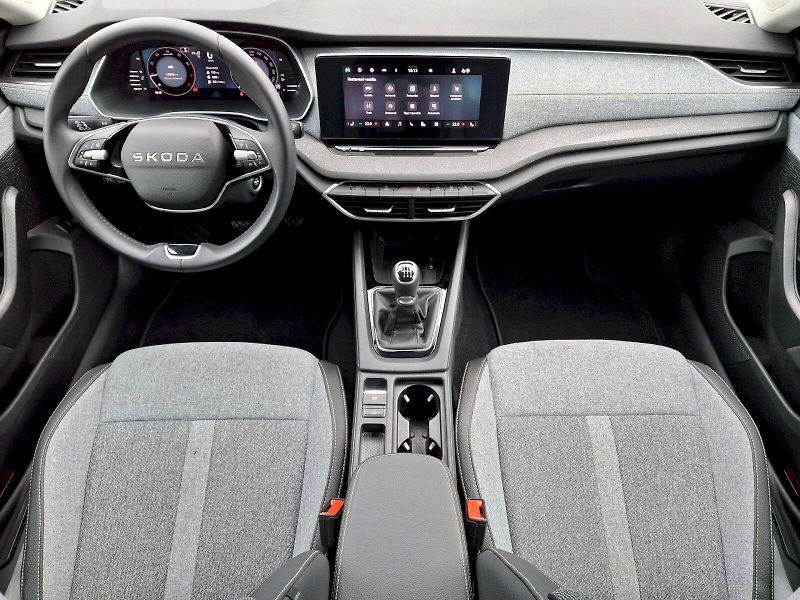 Škoda Octavia (2025) Combi Top Selection 1,5TSi 110 - fotka 5 z 33