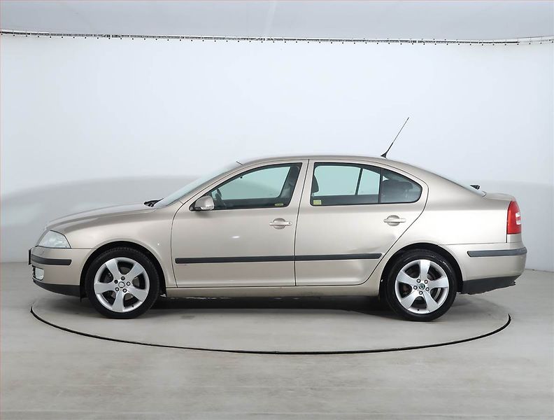 Škoda Octavia (2006) 2.0 TDI, po STK, dobrý stav - fotka 3 z 18