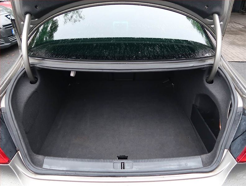 Volkswagen Passat CC (2008) Highline 2.0 TDI, Automat - fotka 14 z 22