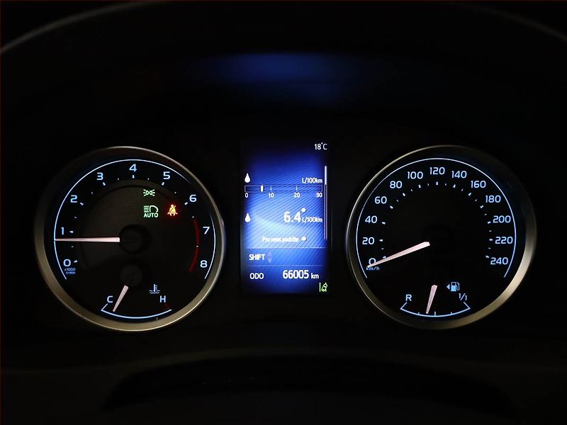 Toyota Corolla (2017) 1.6 Valvematic, Serv.kniha - fotka 9 z 17