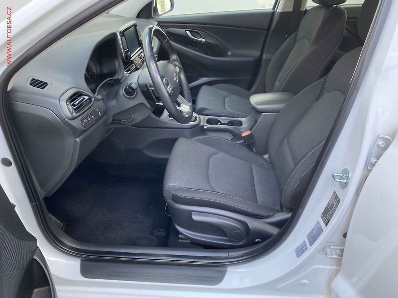 Hyundai i30 (2022) 1.5 T-GDi, 2.maj,ČR, Smart - fotka 9 z 21