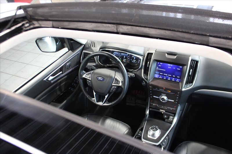 Ford Galaxy EcoBlue Automatik Titanium ACC - fotka 8 z 23