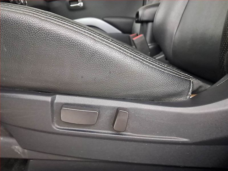 Mitsubishi Outlander (2011) 2.2 DI-D, 4X4, Automat - fotka 16 z 22