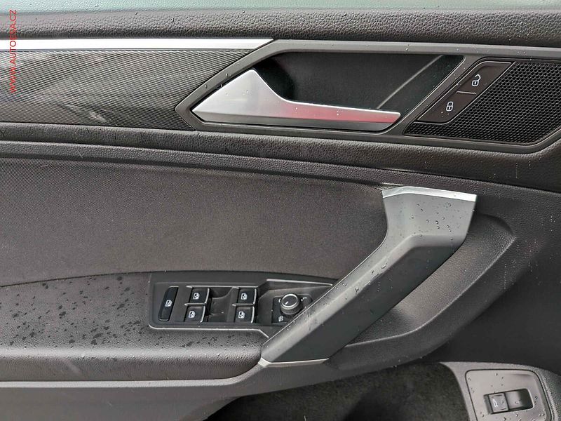 Volkswagen Tiguan (2020) 2.0 TSi 4x4, Highline, DSG - fotka 12 z 16