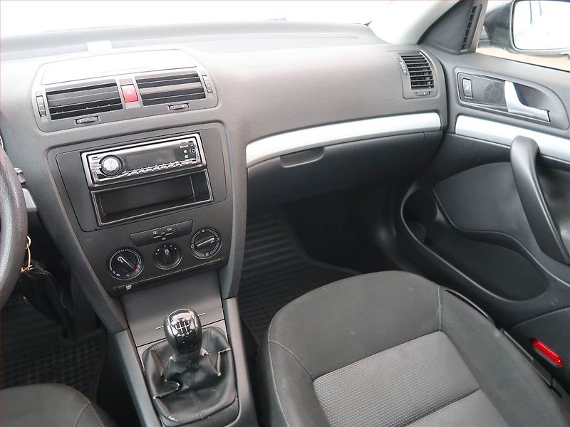 Škoda Octavia (2008) Ambiente 1.6, Eko.zaplacen - fotka 8 z 14