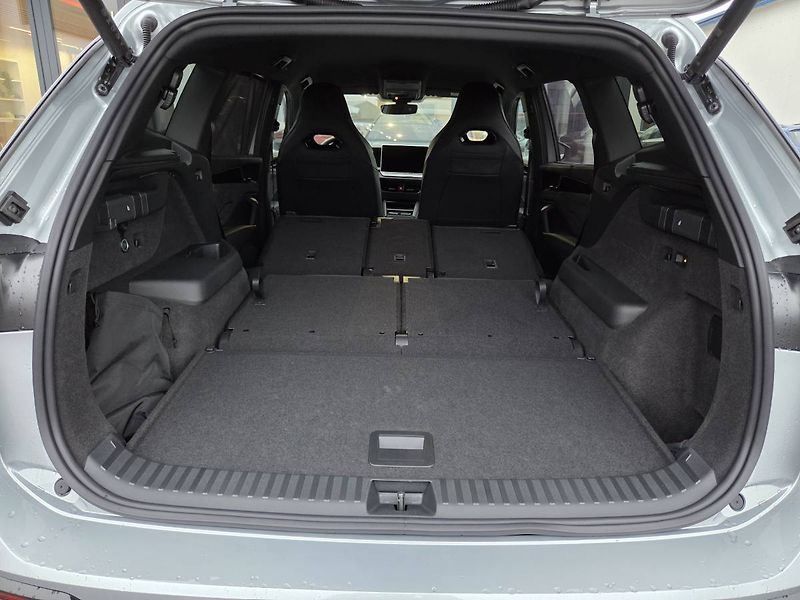 Volkswagen Tayron (2026) R-line 2.0 TDI 142 kW 4M DSG 7 - fotka 50 z 62