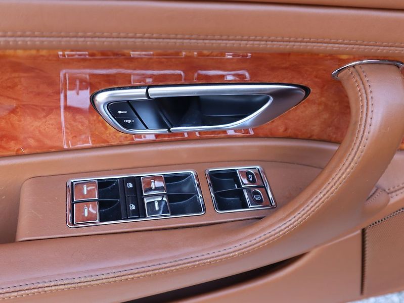 Bentley Continental GT (2004) - fotka 17 z 42