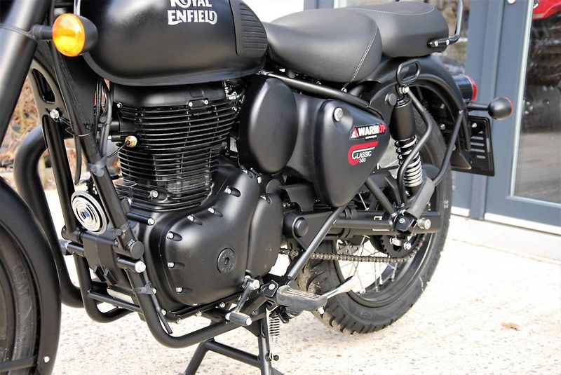 Royal Enfield Classic 350 (2026) BLACK - fotka 15 z 25