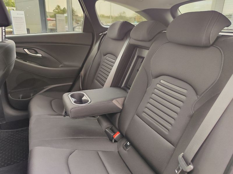 Hyundai i30 1.5 T-GDi/103kW Style - fotka 11 z 36