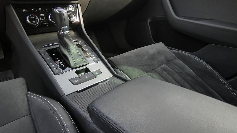 Škoda Superb Combi 1.5 TSI DSG Style - fotka 6 z 27