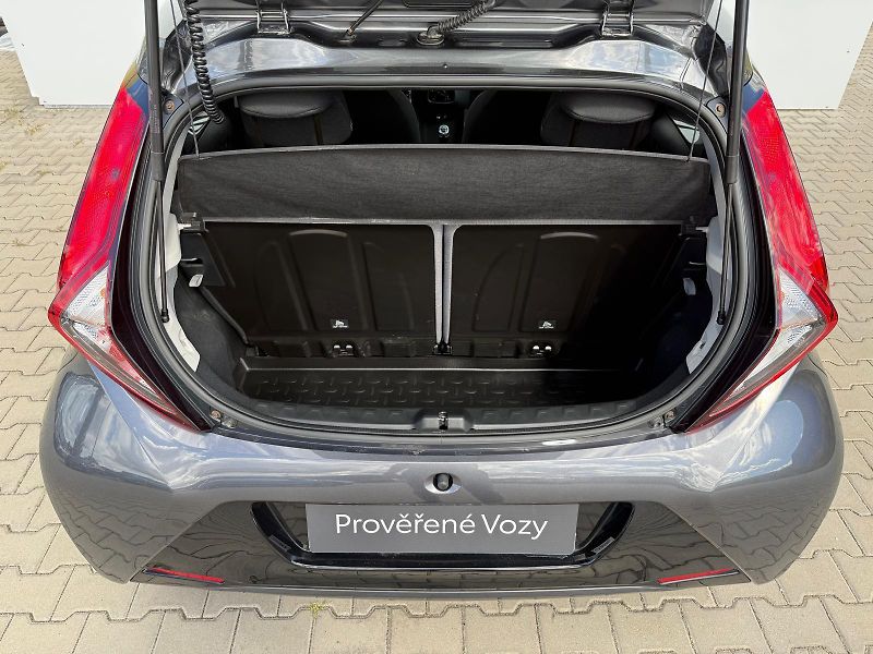Toyota Aygo 1.0 VVT-i X-Play Style - fotka 10 z 27