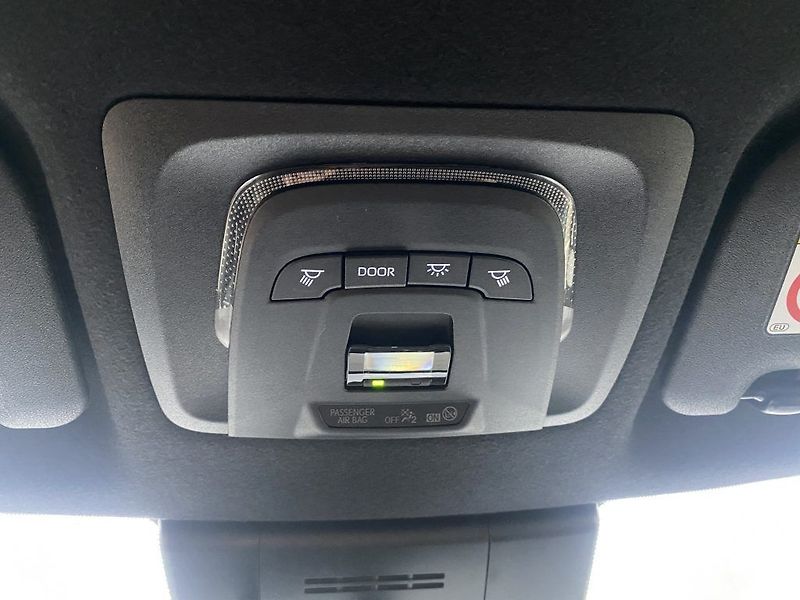 Toyota Corolla Cross 1.8 Hybrid MC25 Style - fotka 23 z 24