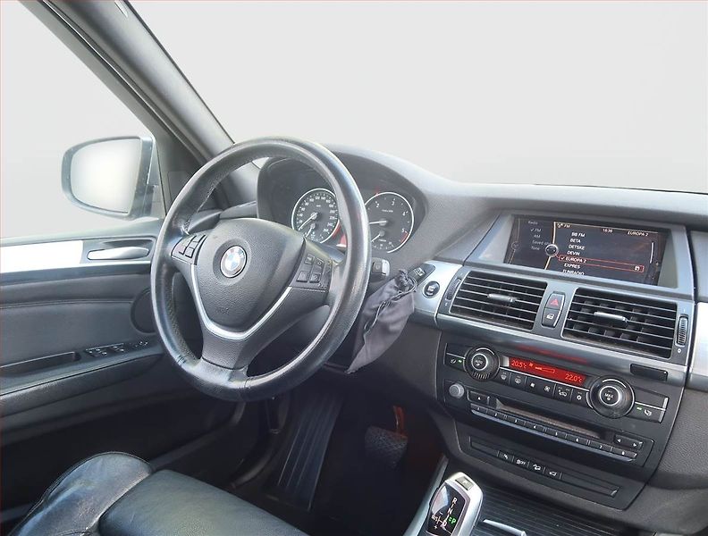 BMW X5 (2011) xDrive40d, 4X4, Automat, Navi - fotka 7 z 19