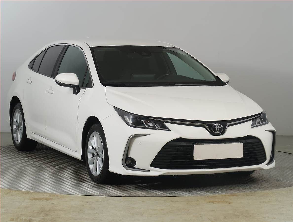 Toyota Corolla Comfort 1.5 VVT-i, ČR,1.maj