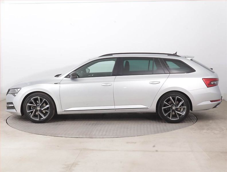 Škoda Superb (2023) Sportline 2.0 TDI - fotka 3 z 18