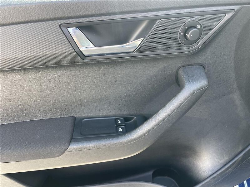 Škoda Fabia 1,2 TSi 66kw Ambiente Tažné Te - fotka 20 z 34
