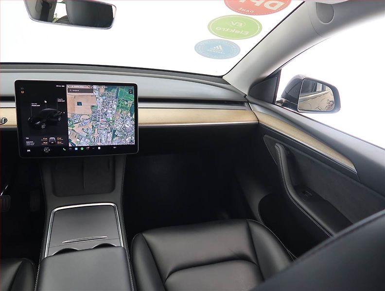 Tesla Model Y (2022) Long Range AWD 79kWh, SoH 88% - fotka 8 z 33