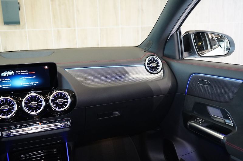Mercedes-Benz EQA 250, AMG Line, Tažné,  KEYLESS - fotka 46 z 46