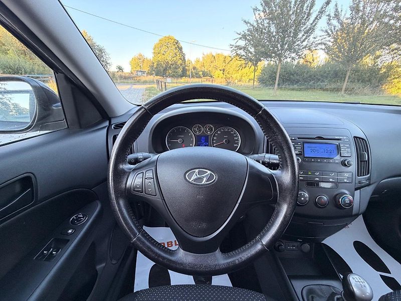 Hyundai i30 (2009) 1.4 16V KLIMA, 144TKM - fotka 8 z 9