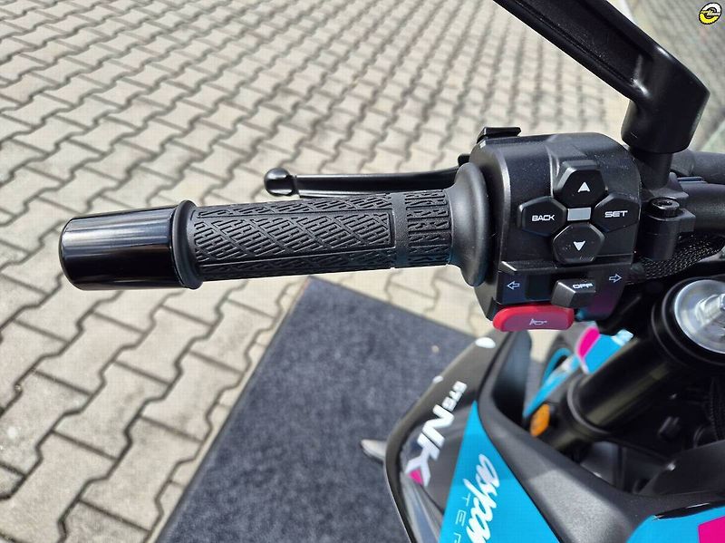 CFMOTO (2026) 675 NK GP edition - fotka 15 z 18