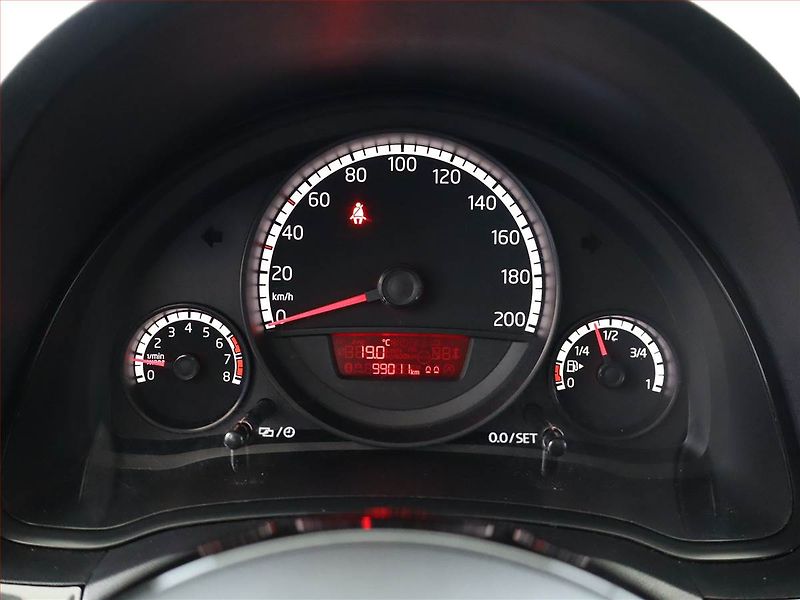 Volkswagen up! (2013) 1.0 MPI, Vyhř. sedaček - fotka 9 z 13