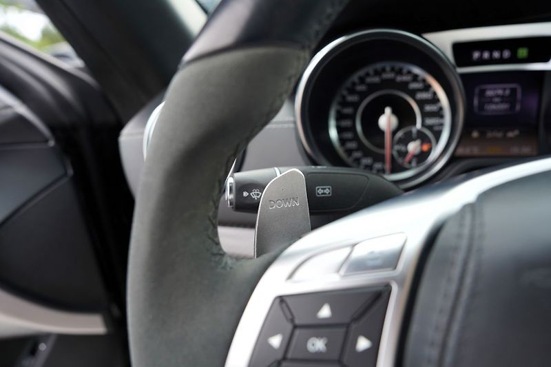 Mercedes-Benz SL 63 AMG Performance/ČR/570PS - fotka 50 z 50