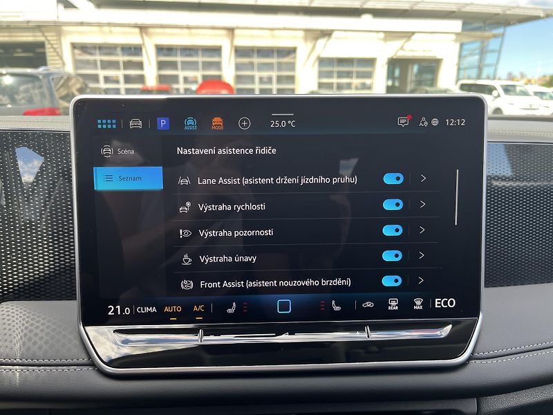 Volkswagen Tiguan People 1,5 TSI 150 kW eHybrid - fotka 18 z 24