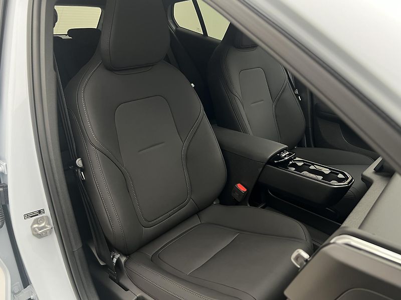 Volvo EX30 (2026) EX30 P8 AWD electric PLUS - fotka 26 z 47