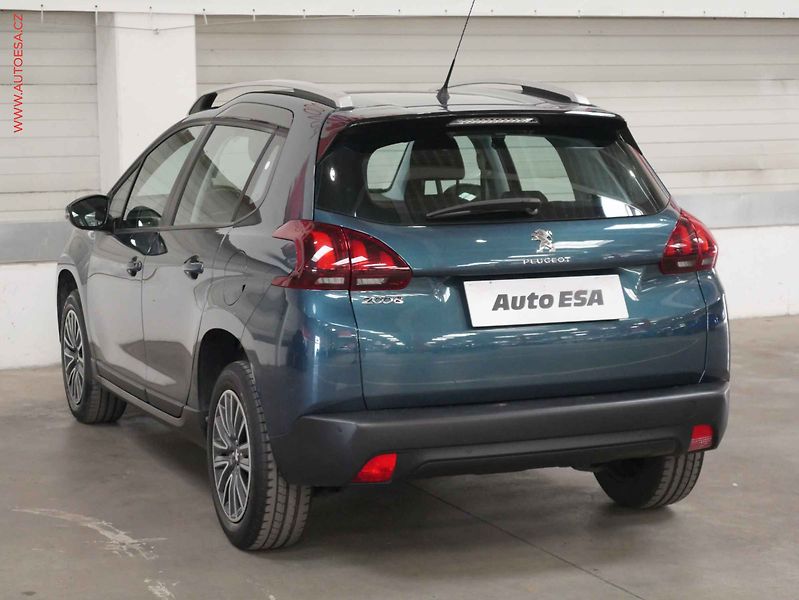 Peugeot 2008 (2018) 1.2, 1.maj,ČR, Výhř.sed. - fotka 4 z 17
