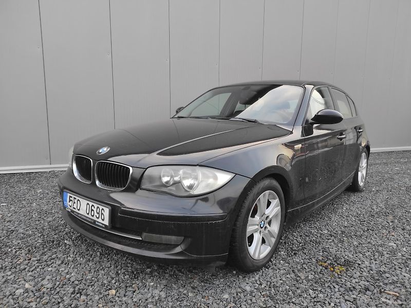 BMW Řada 1 118D - ZACHOVALÝ - fotka 1 z 17