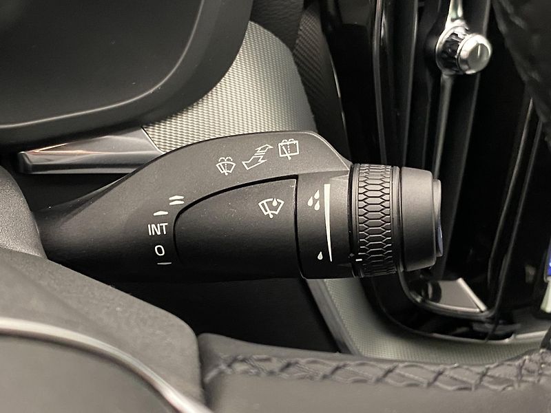 Volvo XC60 T6 AWD PLUG-IN ULTIMATE DARK  - fotka 23 z 52