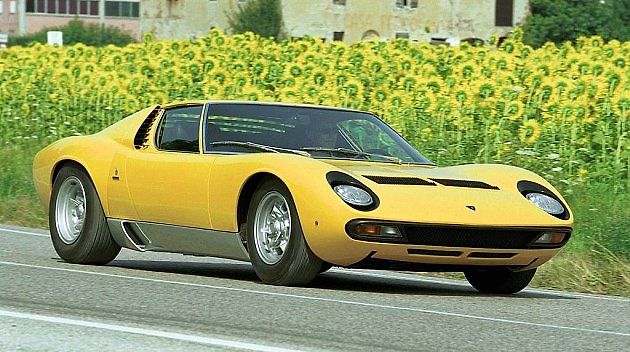 Lamborghini Miura SV (1971).