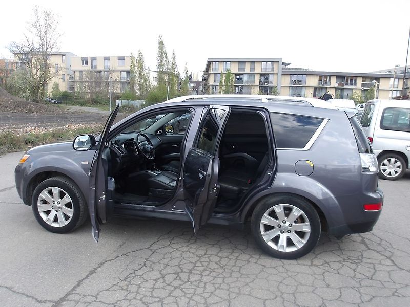 Mitsubishi Outlander 2,3i LPG+BENZIN  AUTOMAT !!! - fotka 15 z 31