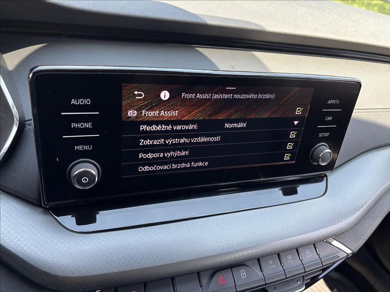 Škoda Octavia 2,0 TDI 85kW Ambition - fotka 38 z 38
