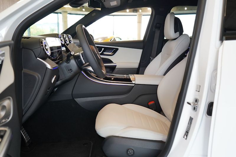 Mercedes-Benz GLC 220d 4M AMG, Nezávislé, Tažné - fotka 18 z 50