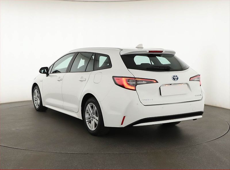 Toyota Corolla (2021) 1.8 Hybrid, Automat, ČR,1.maj - fotka 4 z 20