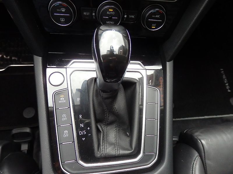 Volkswagen Passat 2.0 TDI 140 kW ZÁVĚS - fotka 18 z 26