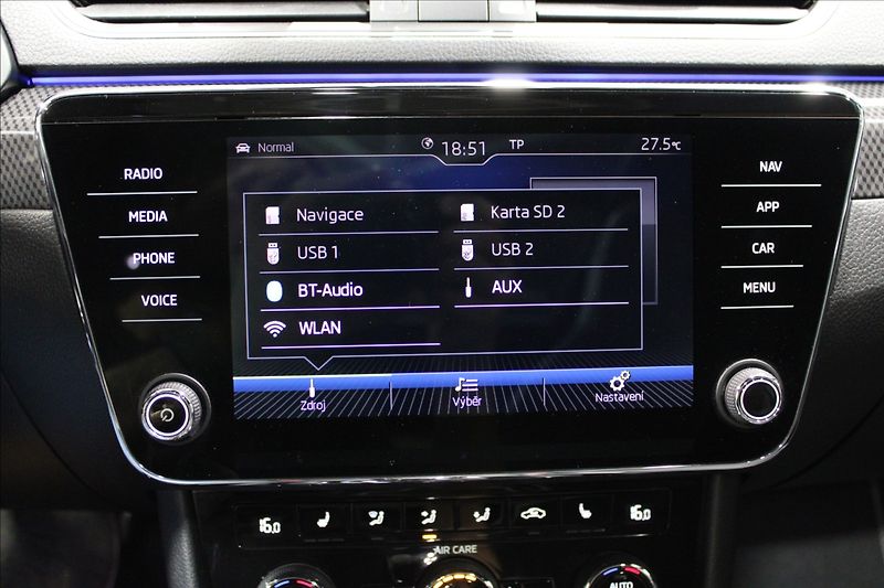 Škoda Superb 2,0 TDI DSG 140KW Sportline - fotka 28 z 37