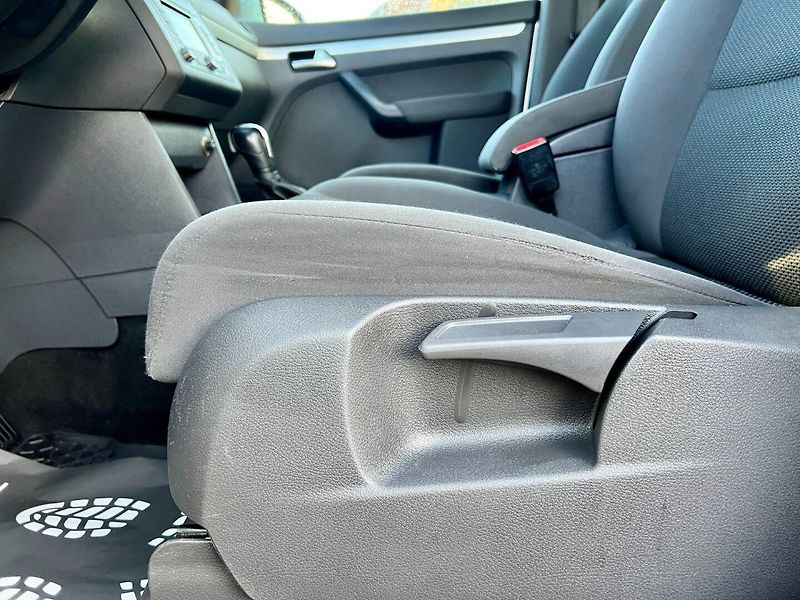Volkswagen Touran (2012) 1.6 TDI 77 kW DSG - fotka 17 z 19