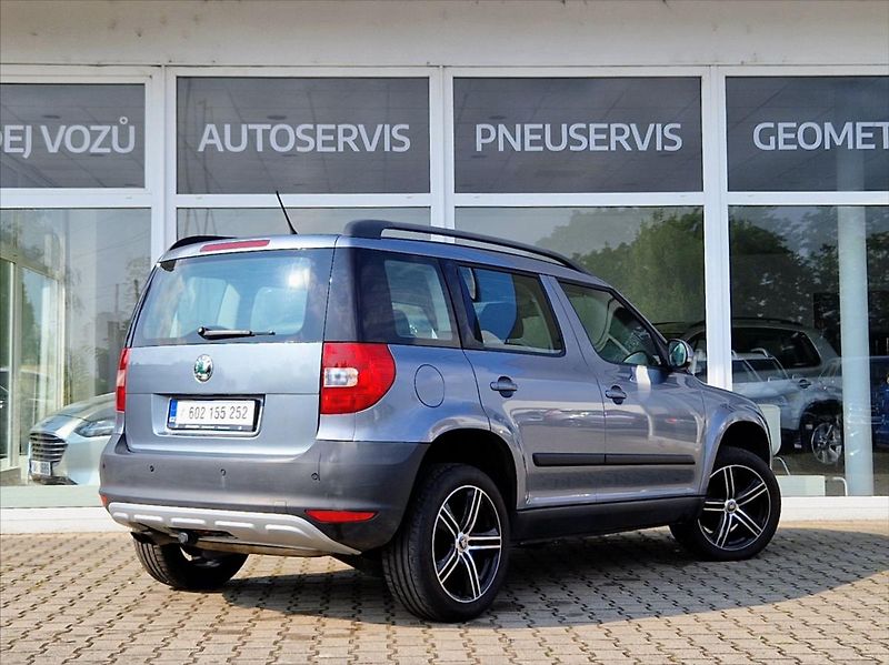 Škoda Yeti 2,0 TDI AC NAVI VÝHŘEVY - fotka 5 z 30