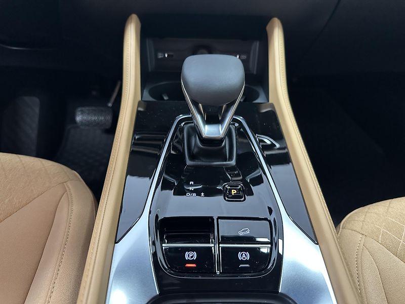 MG HS (2025) EXCLUSIVE A/T - fotka 13 z 15