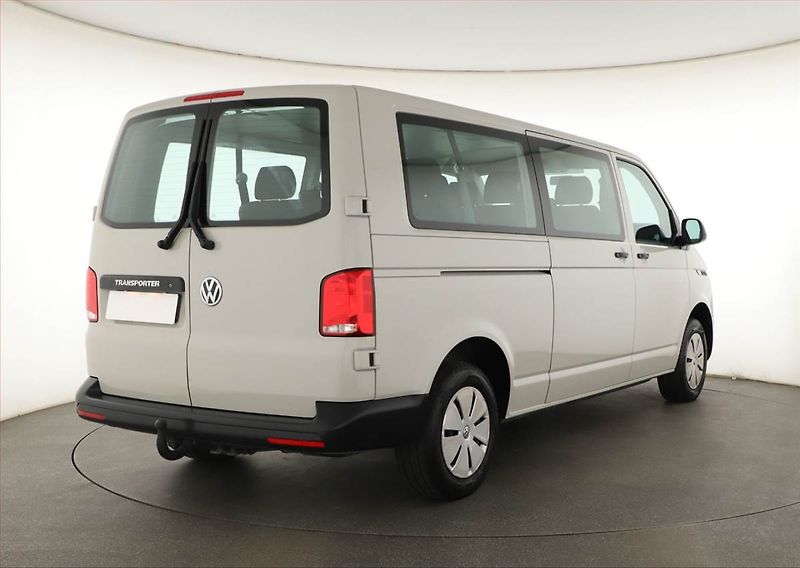 Volkswagen Transporter (2020) 2.0 TDI, Bus, 9Míst, ČR, 1Maj - fotka 5 z 14