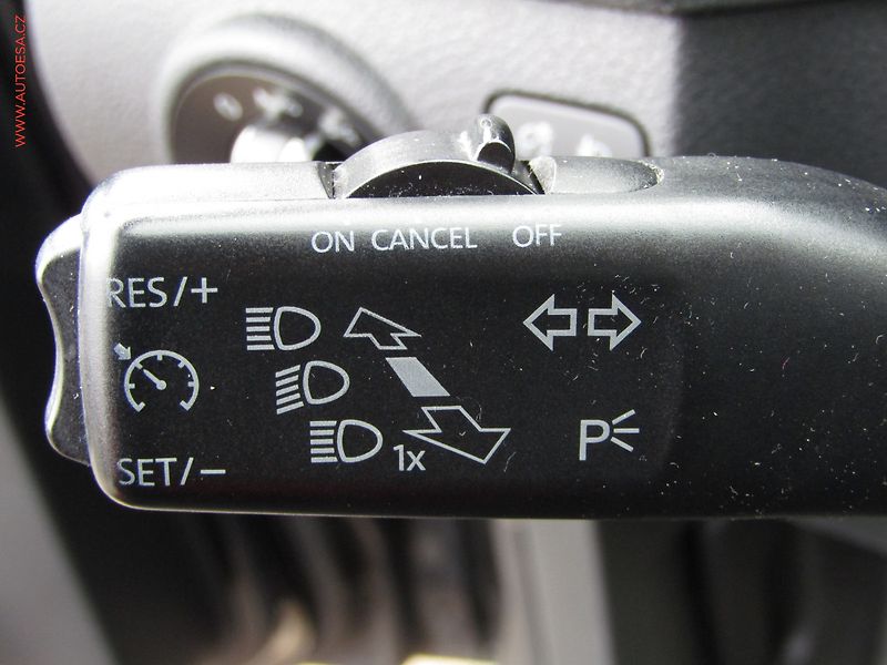 Volkswagen Golf Plus (2011) 1.6 TDi, AC - fotka 13 z 18