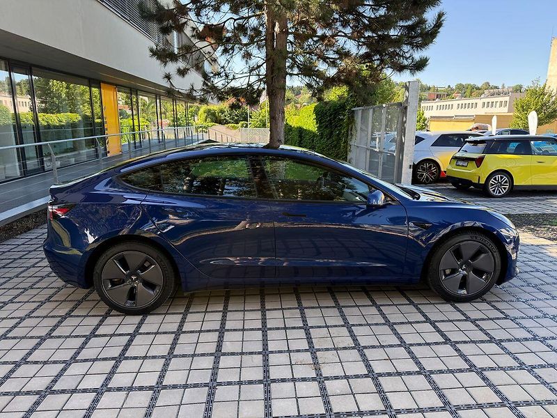 Tesla Model 3 Long Range REZERVACE - fotka 40 z 41