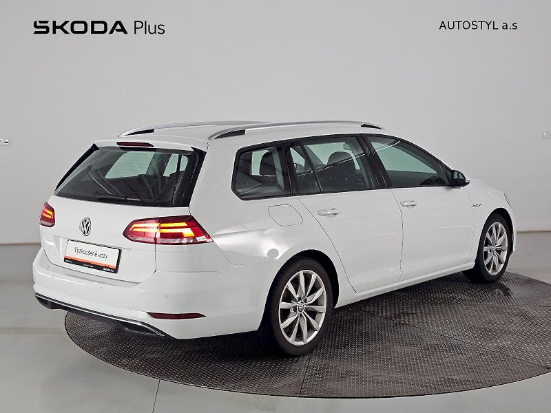 Volkswagen Golf Variant (2020) 1,5 TSI EVO 130k COMFORT LINE - fotka 2 z 31