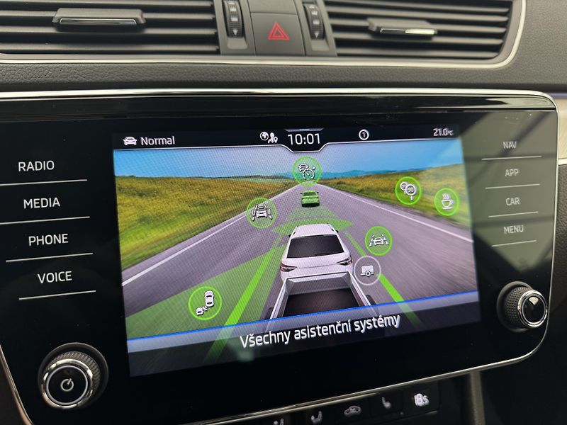 Škoda Superb 1.4tsi*Plug-In*160kw*L&K*PANO* - fotka 36 z 44